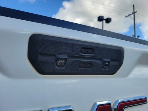 Used 2022 GMC Sierra 1500 SLT AWD/4WD image 7