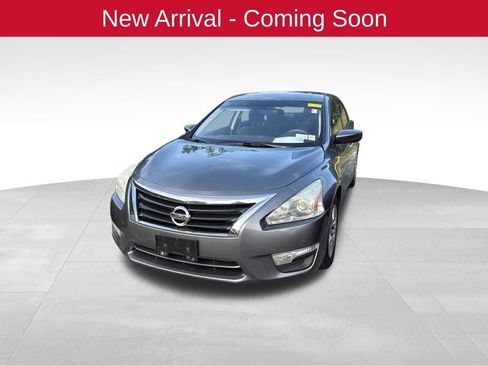 Used 2015 Nissan Altima 2.5 S w/ Power Driver Seat Package FWD image 2