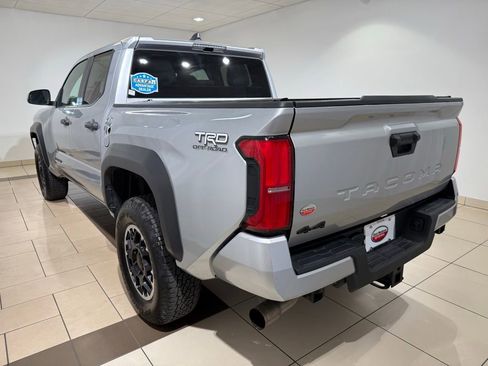 Certified 2024 Toyota Tacoma TRD Off-Road AWD/4WD image 3