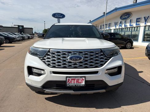 Used 2020 Ford Explorer Platinum w/ Premium Technology Package AWD/4WD image 3