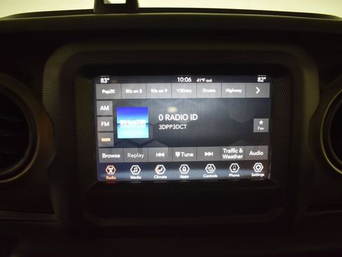 Used 2020 Jeep Gladiator Sport w/ Quick Order Package 24S AWD/4WD image 18
