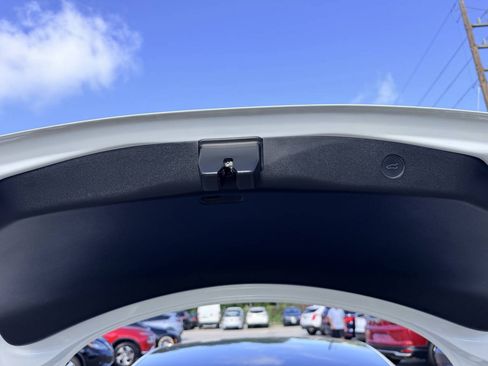 Used 2022 Tesla Model 3 Long Range AWD/4WD image 9