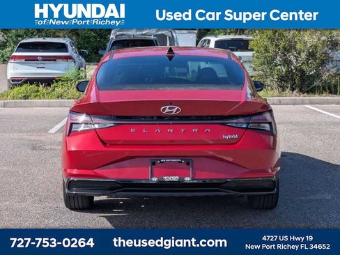 Certified 2022 Hyundai Elantra Limited FWD image 4