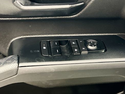 Used 2024 Toyota Tacoma SR image 16