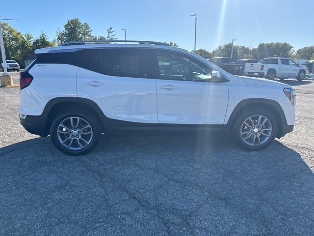 Certified 2022 GMC Terrain SLT w/ Infotainment Package II FWD image 6
