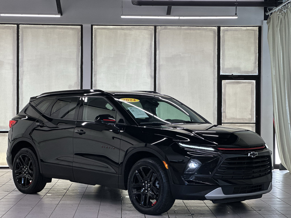 Used 2024 Chevrolet Blazer LT w/ Redline Edition FWD image 1