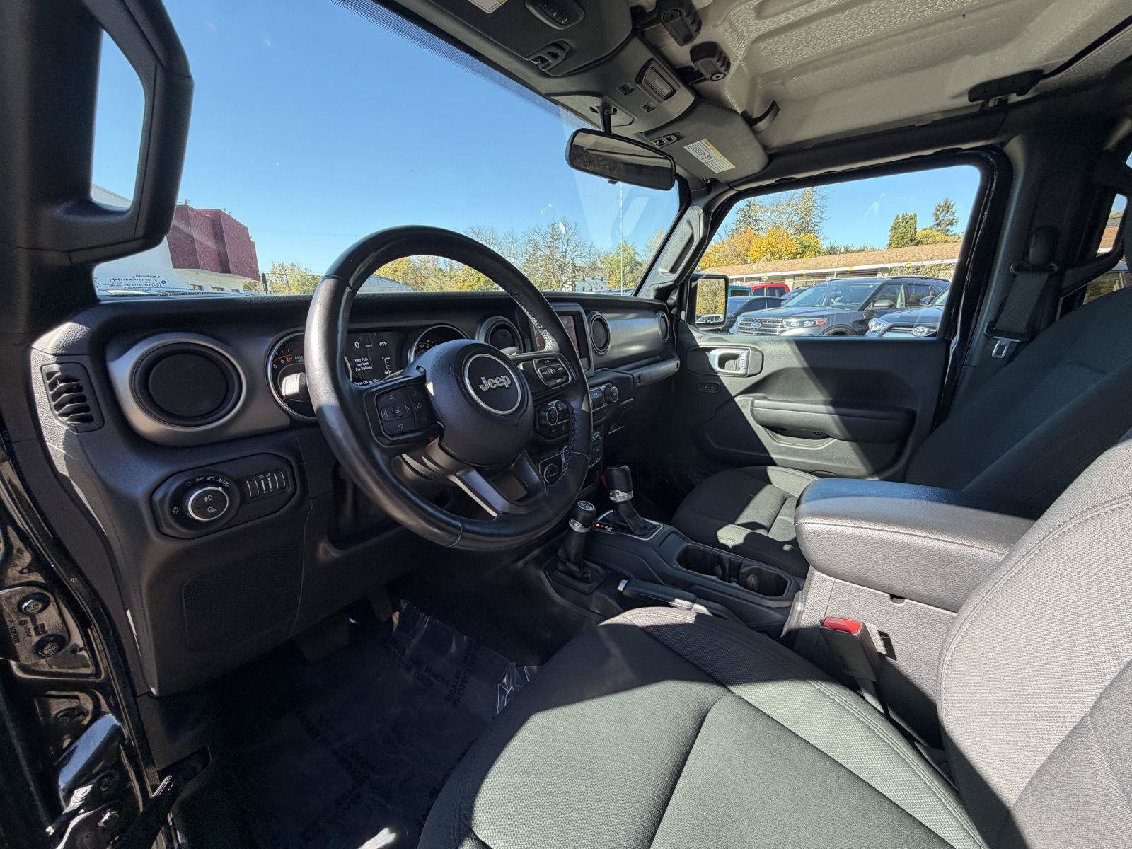 Used 2021 Jeep Gladiator Sport AWD/4WD image 16