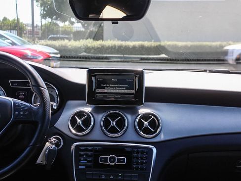 Used 2014 Mercedes-Benz CLA 250 image 17