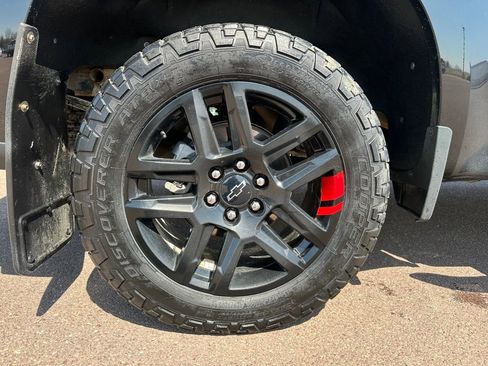 Used 2023 Chevrolet Silverado 1500 RST w/ Redline Edition AWD/4WD image 37