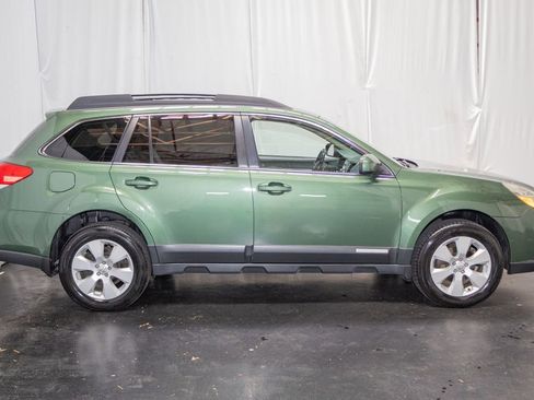 Used 2011 Subaru Outback 2.5i Premium AWD/4WD image 4