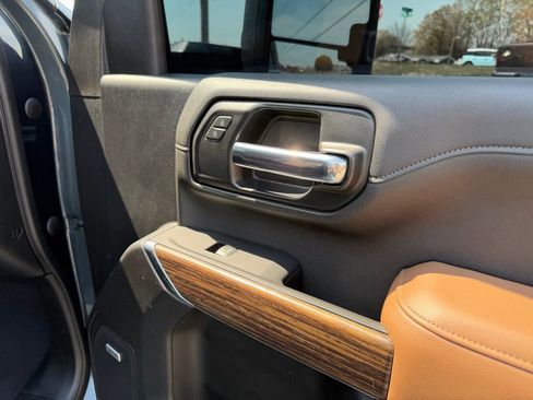 Used 2020 Chevrolet Silverado 2500 High Country w/ Technology Package image 32