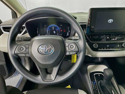 Used 2026 Toyota Corolla LE image 11