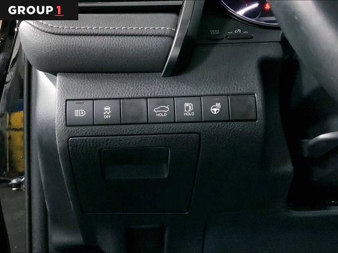 Used 2021 Toyota Camry SE w/ Cold Weather Package image 34