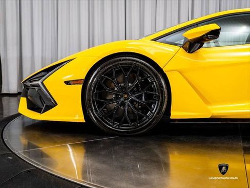 Used 2024 Lamborghini Revuelto AWD/4WD image 11