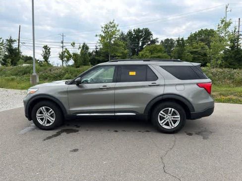 Used 2020 Ford Explorer XLT w/ Equipment Group 202A AWD/4WD image 15
