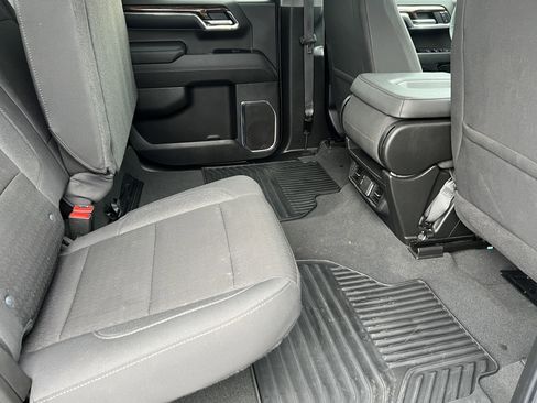 Used 2024 GMC Sierra 1500 SLE image 18