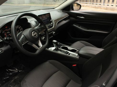 Used 2024 Nissan Altima 2.5 SV AWD/4WD image 13