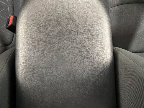 Used 2021 Toyota RAV4 XLE AWD/4WD image 40