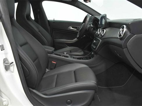 Used 2019 Mercedes-Benz CLA 250 image 13