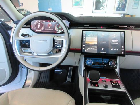 Used 2023 Land Rover Range Rover SE AWD/4WD image 46