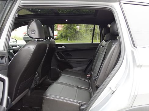 Used 2021 Volkswagen Tiguan SE R-Line AWD/4WD image 32