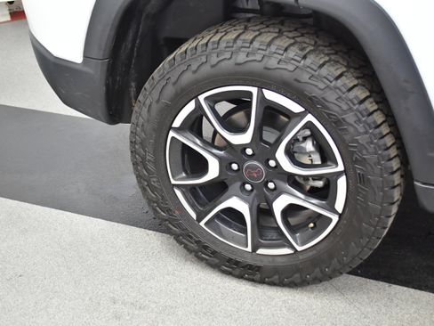 Used 2025 Jeep Compass Trailhawk AWD/4WD image 38