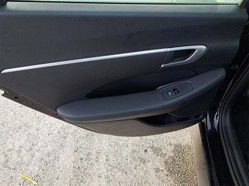 Used 2023 Hyundai Sonata SE image 11