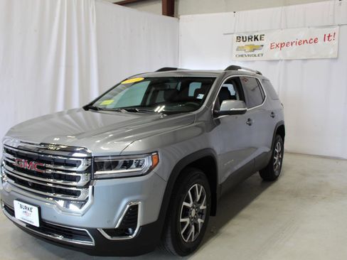 Certified 2023 GMC Acadia SLT w/ Technology Package AWD/4WD image 1