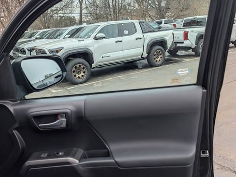 Certified 2021 Toyota Tacoma TRD Off-Road w/ TRD Premium Off Road Package image 19