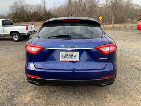Used 2017 Maserati Levante image 5