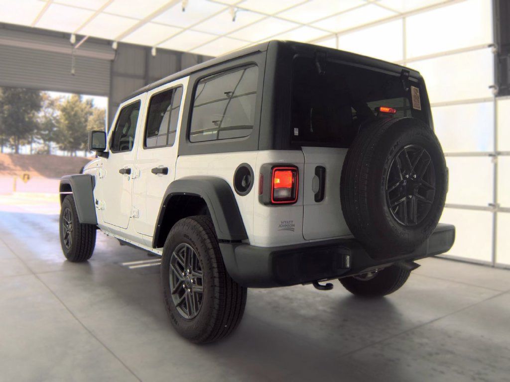 Used 2024 Jeep Wrangler Unlimited Sport AWD/4WD image 9
