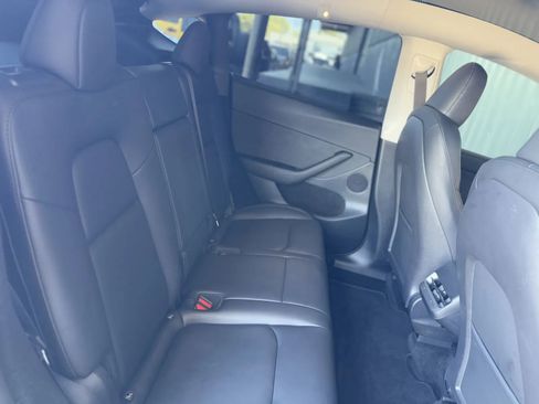 Used 2023 Tesla Model Y Performance image 17