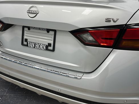 Used 2023 Nissan Altima 2.5 SV FWD image 31