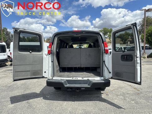 Used 2021 Chevrolet Express 3500 LS RWD image 12