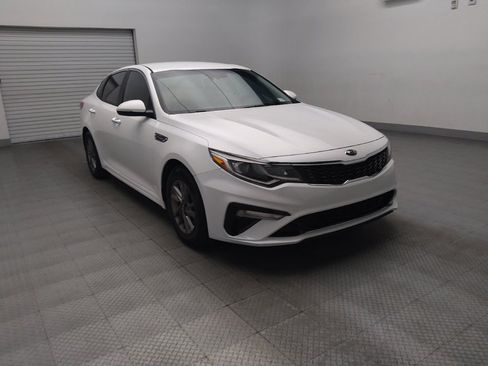 Used 2020 Kia Optima LX image 13