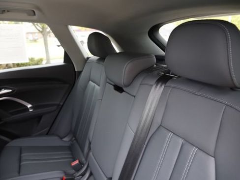 Used 2025 Audi Q5 Premium w/ Convenience Package AWD/4WD image 17