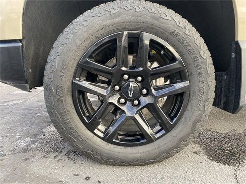 Certified 2023 Chevrolet Silverado 1500 Custom Trail Boss w/ LPO, Dark Essentials Package image 10