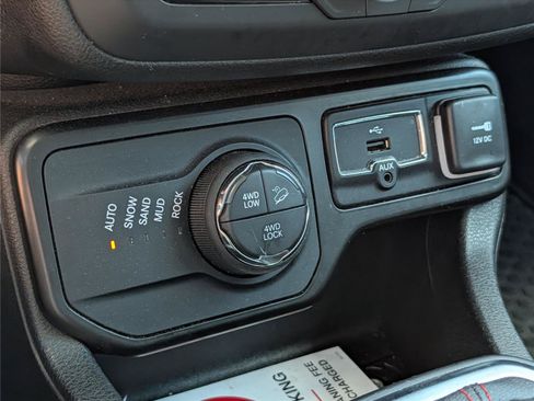 Used 2023 Jeep Renegade Trailhawk AWD/4WD image 19