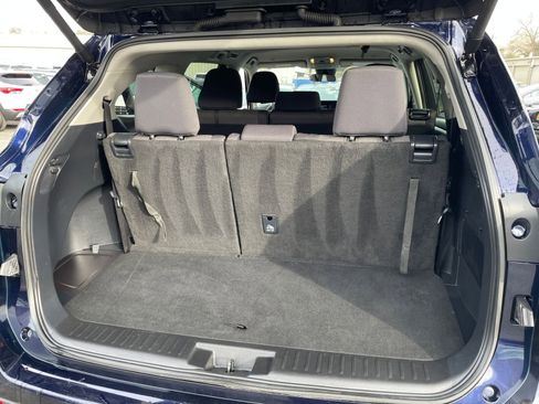 Used 2025 Toyota Highlander LE image 34
