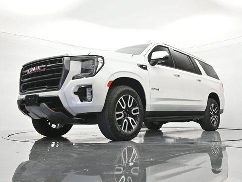 Used 2024 GMC Yukon XL AT4 AWD/4WD image 40