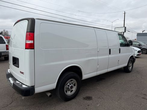 Used 2023 GMC Savana 3500 Extended w/ Driver Convenience Package image 4