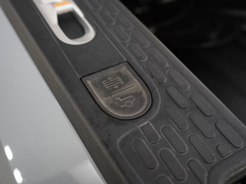 Used 2025 Rivian R1T Adventure image 11