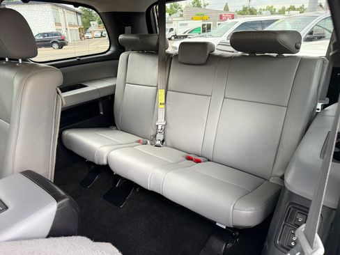 Used 2017 Toyota Sequoia Platinum AWD/4WD image 17