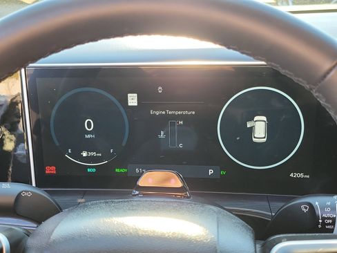 Certified 2025 Hyundai Santa Fe Limited image 9