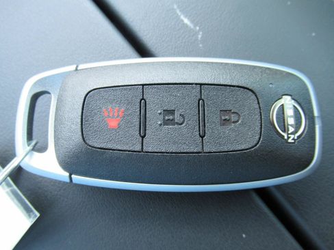 Used 2026 Nissan Rogue S FWD image 30