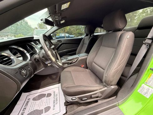 Used 2013 Ford Mustang Coupe RWD image 18