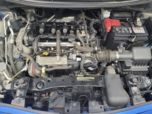Used 2021 Nissan Versa SV FWD image 29