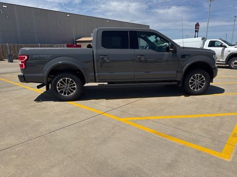 Used 2018 Ford F150 XLT w/ Equipment Group 302A Luxury AWD/4WD image 5