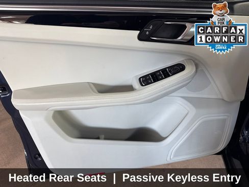 Used 2023 Porsche Macan Turbo image 13