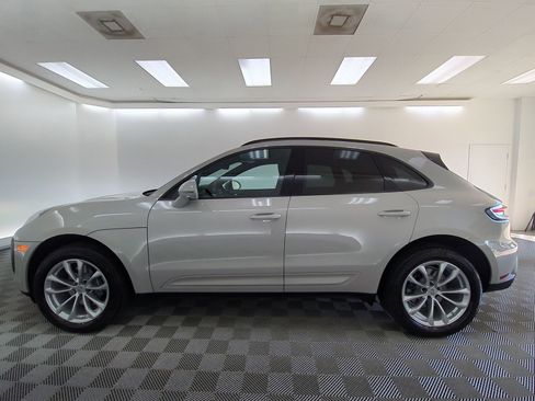 Certified 2026 Porsche Macan AWD/4WD image 2
